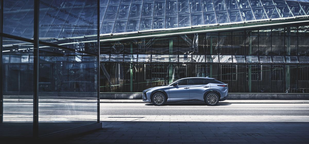 Lexus RZ