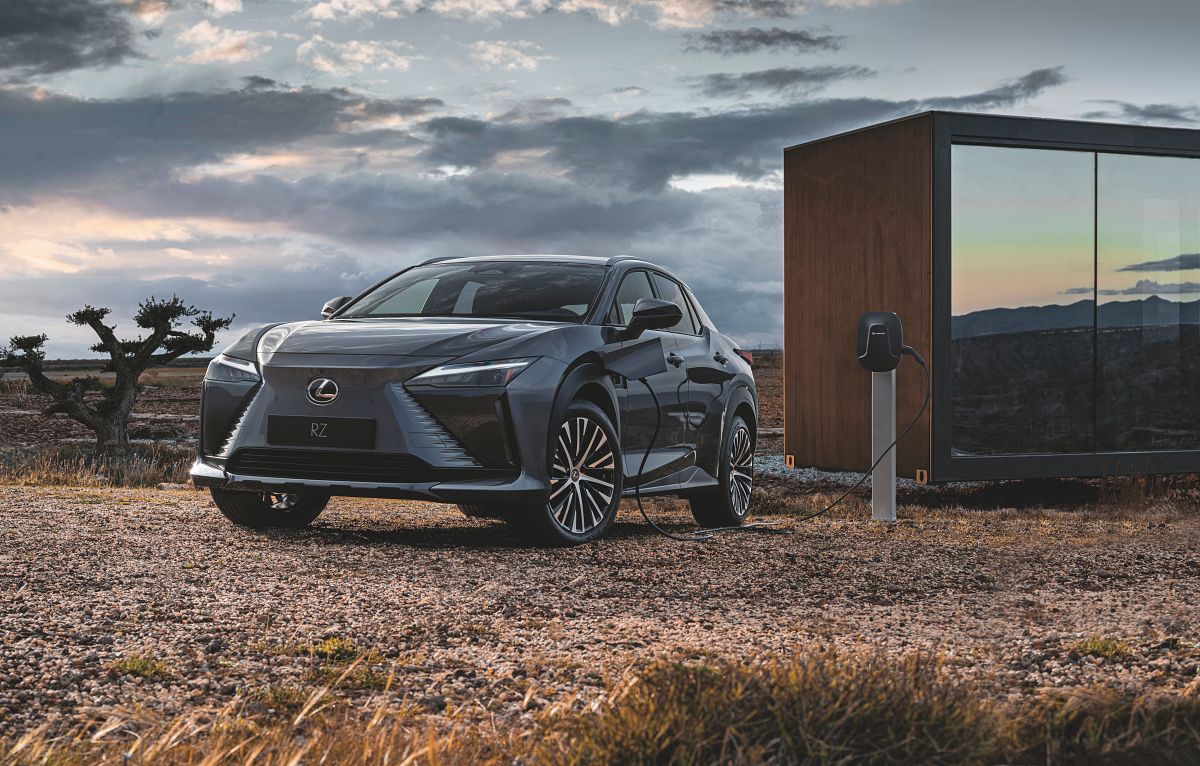 Lexus RZ